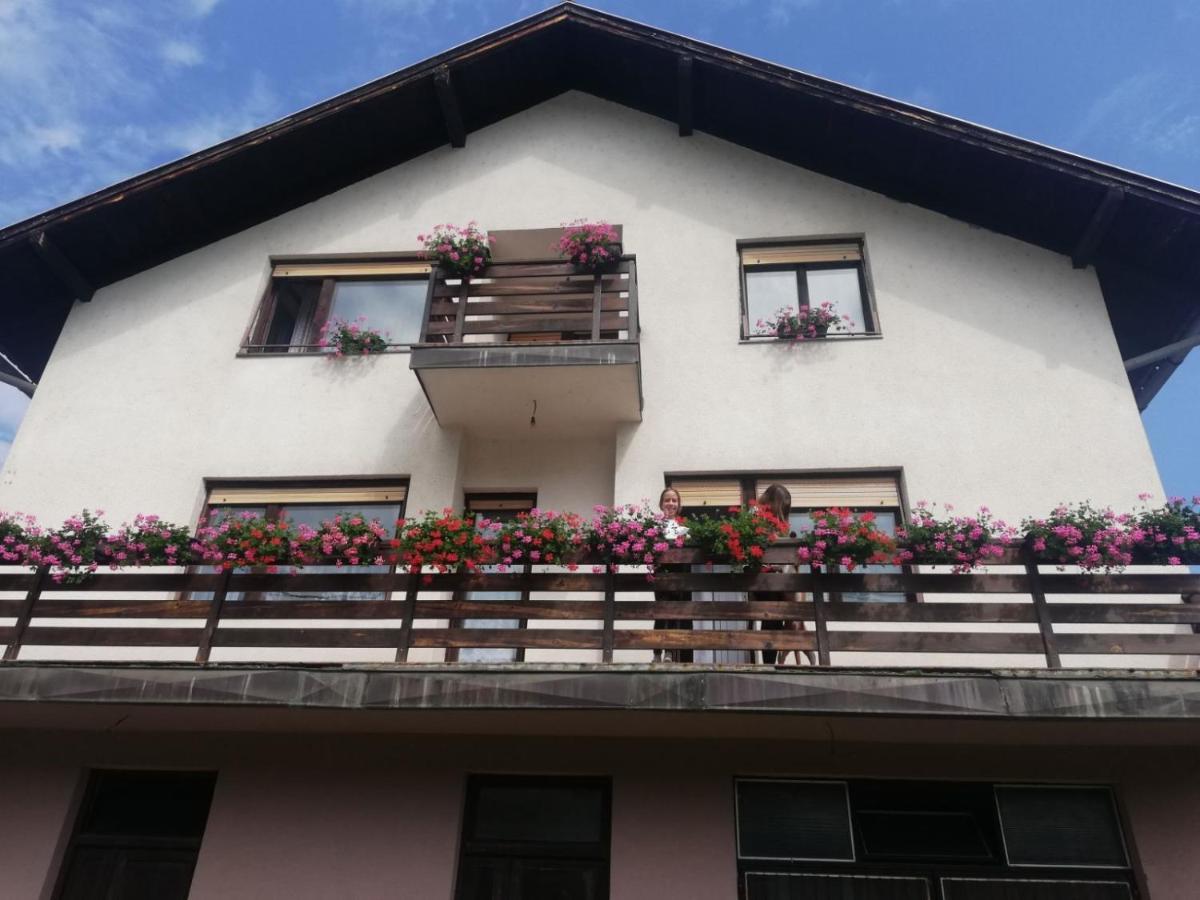 모크라 고라 Apartman Draga B&B 외부 사진